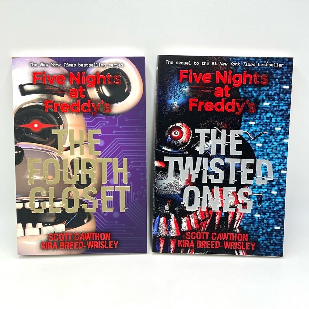 2 Book Lot FIve Nights‎ At Freddy's Books - Scott Cawthon Kira Breed Wrisley